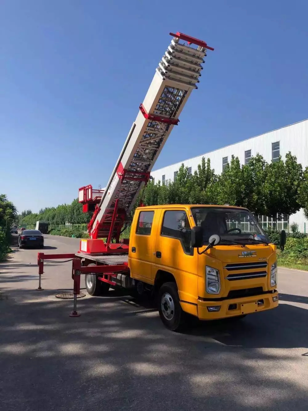 芜湖附近的云梯车出租服务：轻松解决高空作业需求